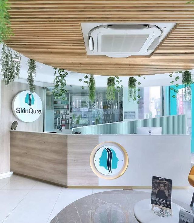 Reception of SkinQure hair transplant clinic in Saket, Delhi